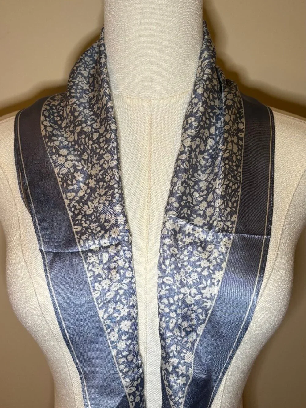 Lauren Ralph Lauren Ditsy Floral Small Diamond Scarf - Pale Iris